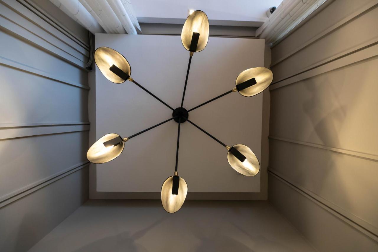 Gray Boutique Hotel Касабланка Экстерьер фото A chandelier